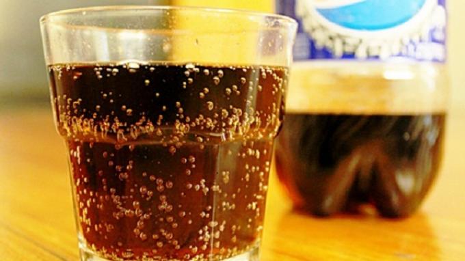 8 Bahaya Minuman Bersoda Bagi Kesehatan, Hindari Konsumsi Berlebihan 