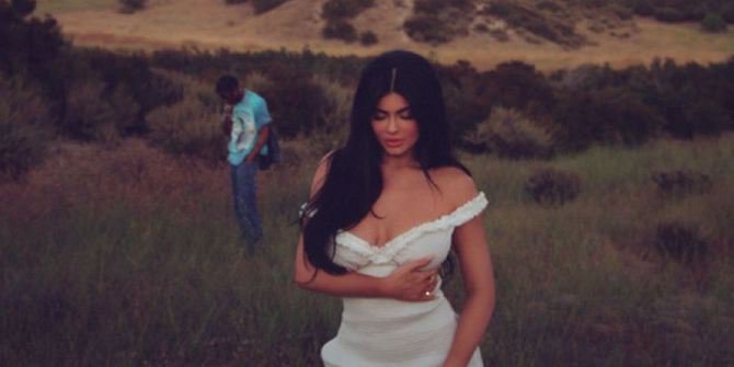 Kylie Jenner Blak-Blakan Masalah SeksNya