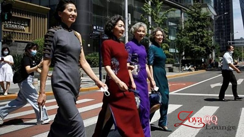 4 Nenek Ini Melenggang di Jalanan Beijing Layaknya Model
